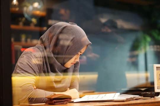 How Writing Down on Paper Can Help You De-stress, Regain Clarity and Be More Productive | ProductiveMuslim
